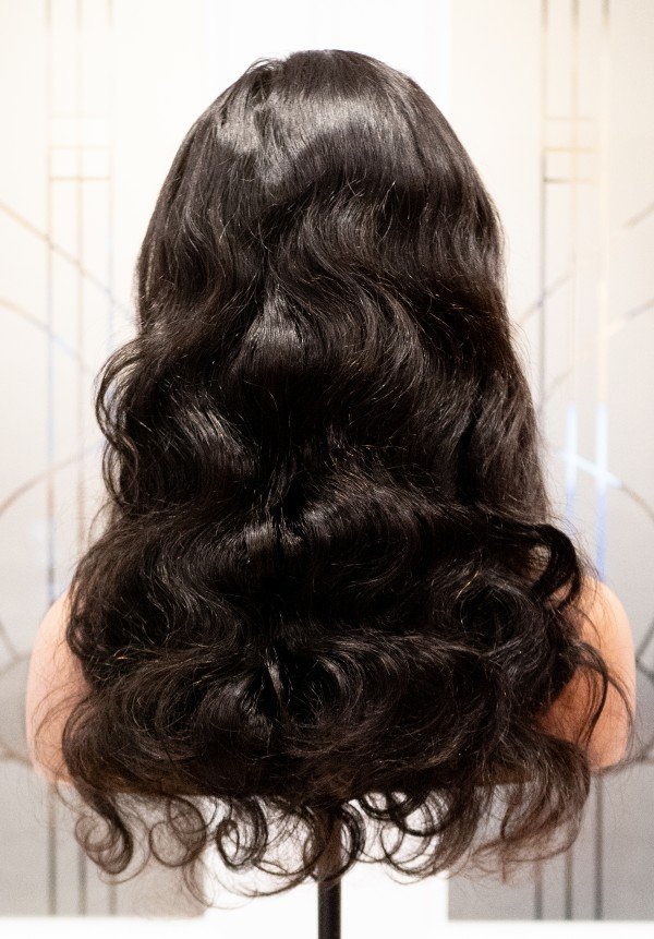 Black Wavy 20_ (Back Pic)